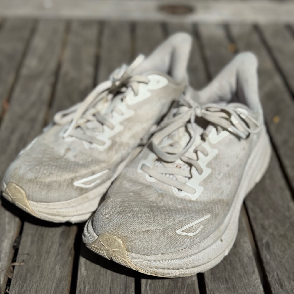 HOKA clifton 9 running shoes